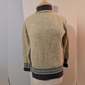 Sabre 100%wool Sweater Size Large